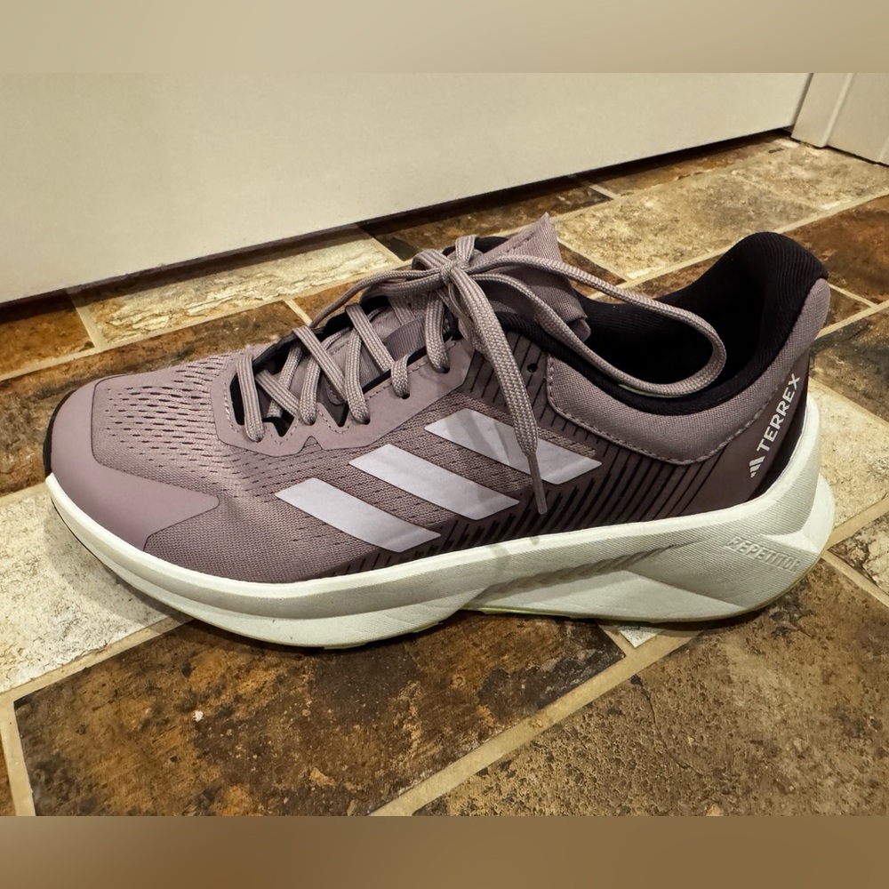 adidas Mauve/Lavender Lace-Up Athletic Sneaker